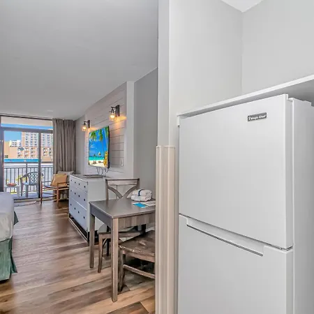 Landmark Resort King Suite Unit 607 - Beautifully Updated - Perfect For 2 Guests!-2