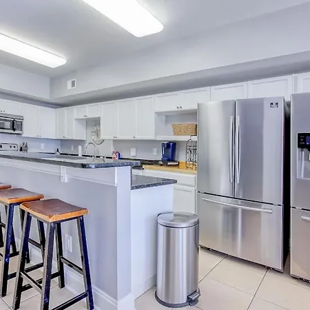 Coconut Grove 203-3