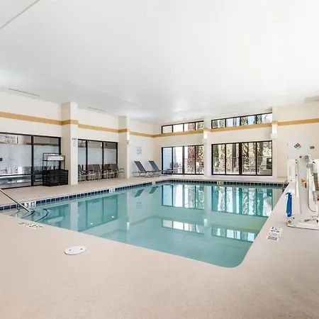 Hampton Inn Harbourgate-2