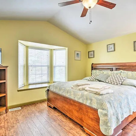 Surfside Beach Home W/ Resort Perks: Walk To Beach-3