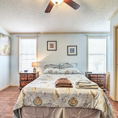 Surfside Beach Home W/ Resort Perks: Walk To Beach-2
