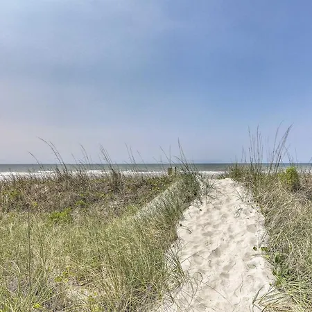 Walk To Ocean: North Myrtle Beach Townhome!-3