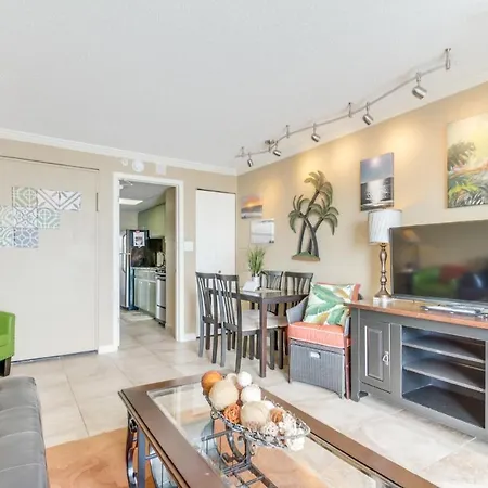 Oceanfront Condo W Balcony Minutes Walk To The Beach-3