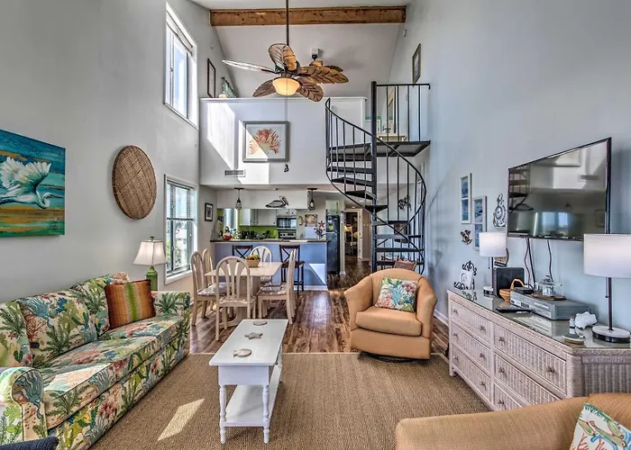 Pet friendly Beach Lovers Haven Oceanfront Condo With Pool! Myrtle Beach