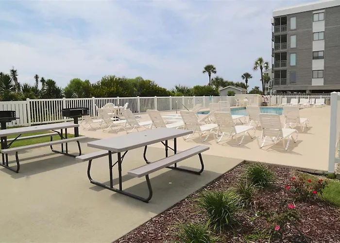 Comfortable Condo With Stunning Ocean Views