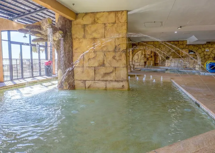 Custom Decor,Oceanfront And Spacious Onsite Restaurant Pools Pool Bar Sleeps 10 Myrtle Beach