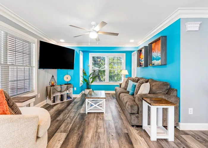 Set Sail Villa Myrtle Beach with Pool