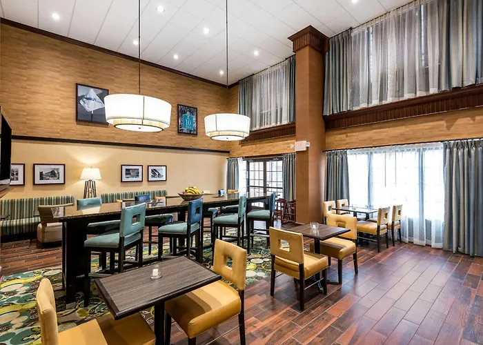 Hampton Inn & Suites Florence Center