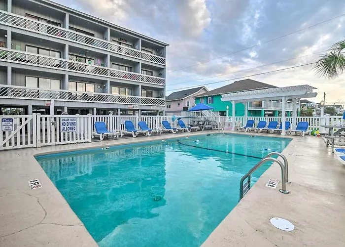 Charming Murrells Inlet Abode, Walk To Beach! Myrtle Beach