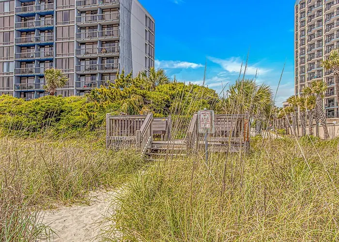 Ocean Reef Resort - Direct Oceanfront Studio - Nicely Updated! Perfect For 2-4 Guests! Unit 401