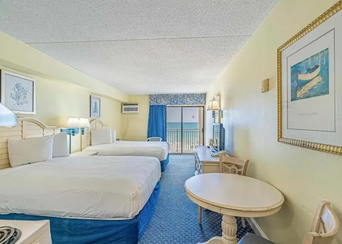 Oceanfront Double Queen Suite! Sea Mist Resort 20404 - Perfect For 2-4 Guests!