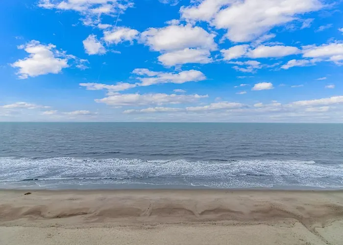 Oceanfront Double Queen Suite! Sea Mist Resort 20404 - Perfect For 2-4 Guests!