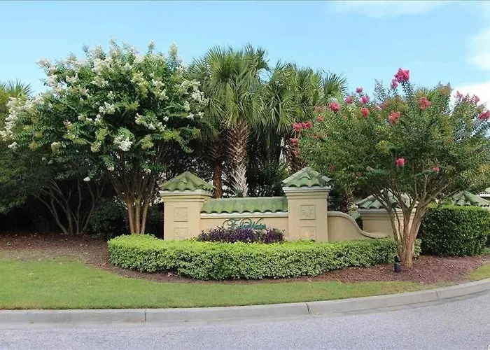 332 Edgewater Villa