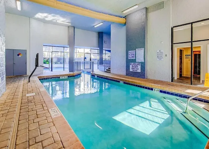 Royal Retreat-Amazing View-King Bed-1 Bedroom-Full Kitchen-Free Parking-Self Check-In