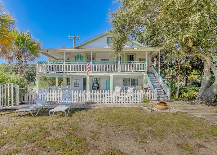 Walk To Pier: Coastal Gem W/ Views In Myrtle Beach