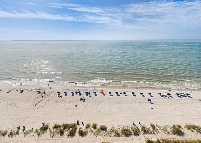Oceanfront Studio Minutes To Downtown Myrtle Beach Villa