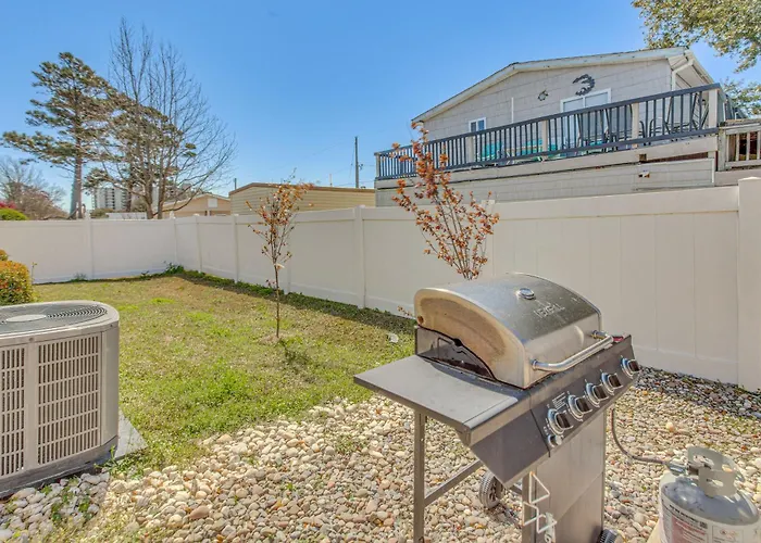 Private Yard, Patio And Grill Surfside Beach Home!