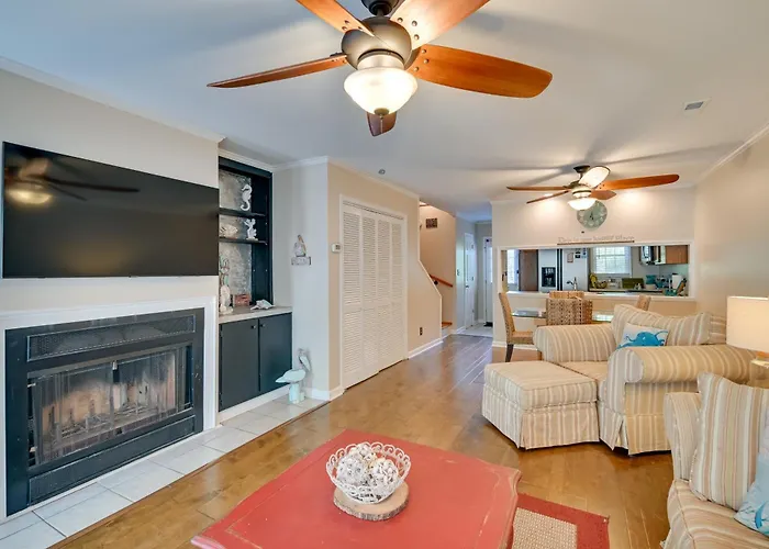Coastal Vacation Rental - 2 Mi To Huntington Beach Myrtle Beach