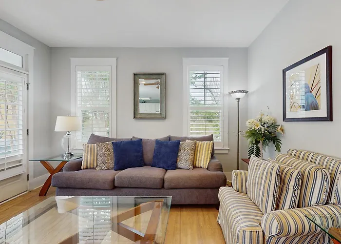 Cinzia Lane Bungalow