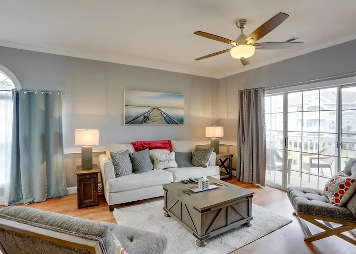 Boutique < 2 Mi To Coast: Condo W/ Pool In Myrtle Beach