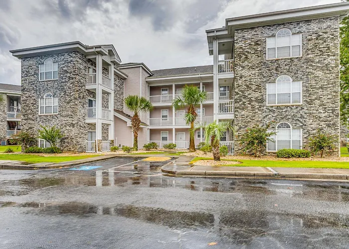 Dog-Friendly Condo With Pool And Golf In Myrtle Beach!