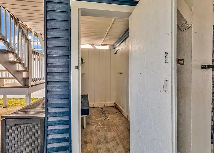 New! Water Views! Heated Pool! 4 Min Walk To Beach