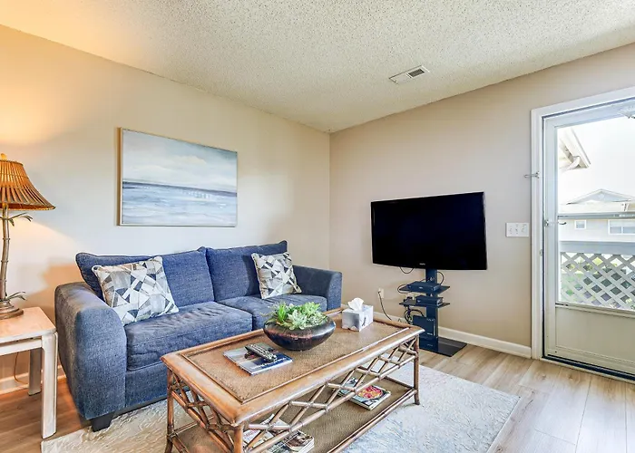 Walk To Beach North Myrtle Condo!