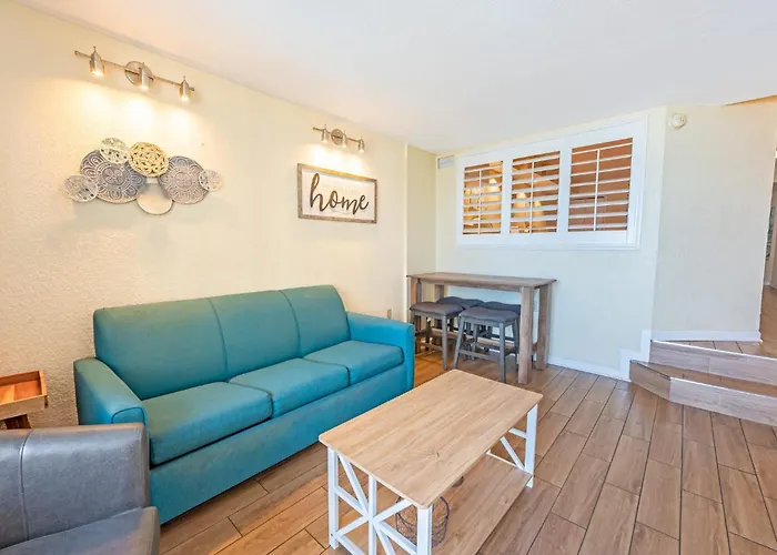 Oceanfront Views, Recently Renovated Kitchen,Pools