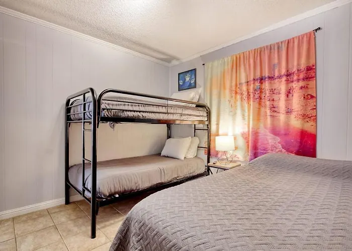 Cherry Grove Retreat & Sea Cabin