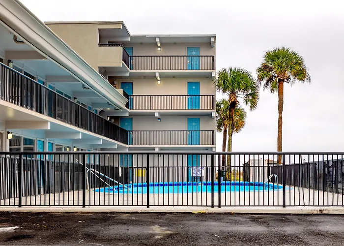 Aventura On The Ocean