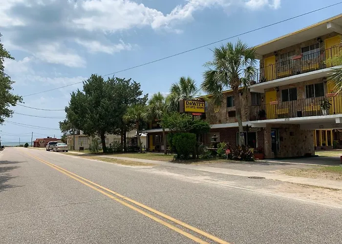 Pet friendly Dewitt Rooms & Cottages Atlantic Beach