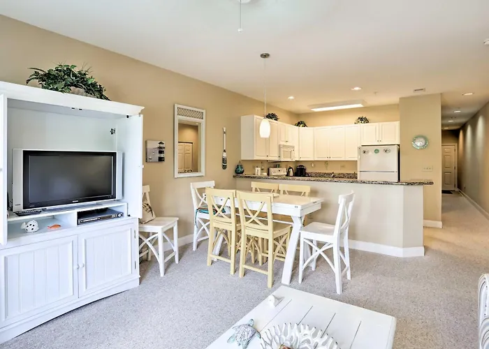 Relax By Pool And Golf Chic Myrtle Beach Condo